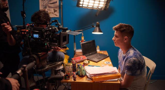 Visuel AGIR CONTRE LES VIOLENCES FAITES AUX ENFANTS . Silence, moteur, on tourne !