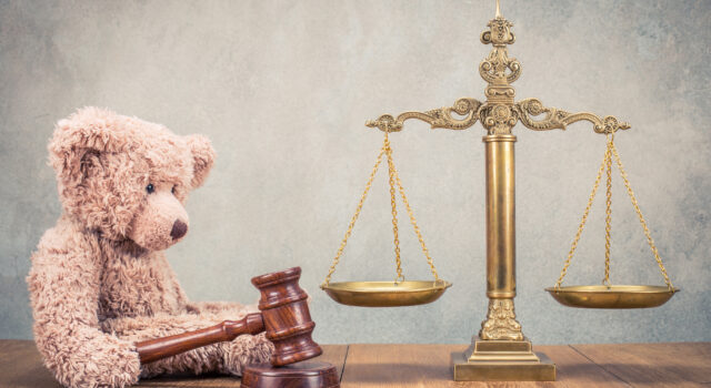 Visuel Deux affaires, un même complice : Le silence assourdissant. Pourquoi personne n’a rien dit ?